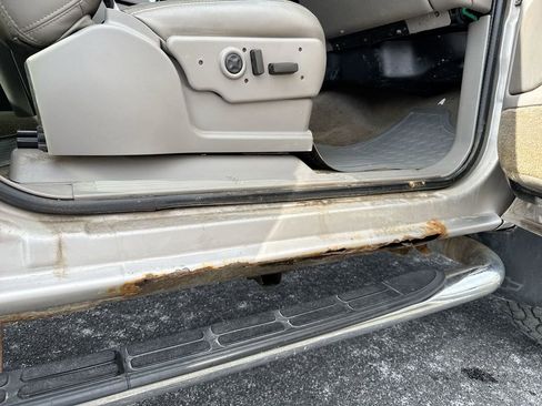 Used 2005 Chevrolet Silverado 2500 LT w/ Heavy-Duty Power Package image 33