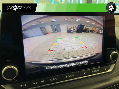 Used 2023 Nissan Rogue SV AWD/4WD image 16