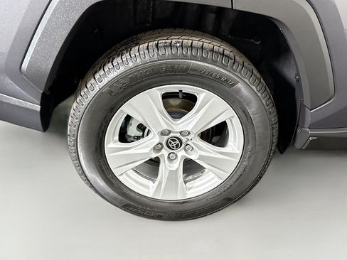 Used 2021 Toyota RAV4 XLE FWD image 33