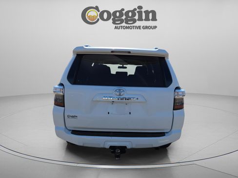 Used 2015 Toyota 4Runner SR5 image 5