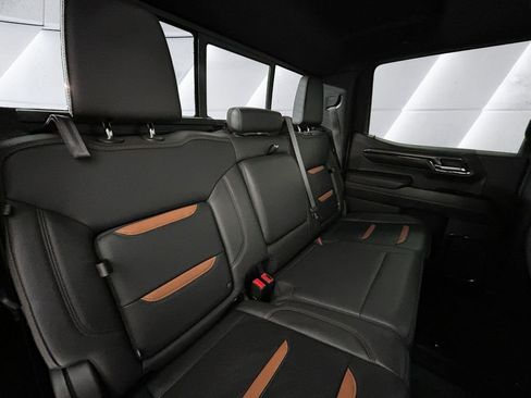 Used 2023 GMC Sierra 1500 AT4 w/ AT4 Premium Package AWD/4WD image 16