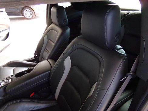 Used 2017 Chevrolet Camaro LT RWD image 19
