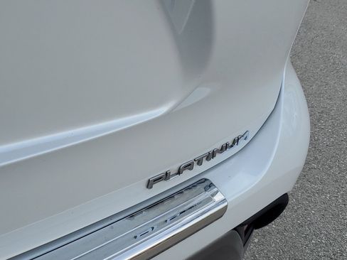 Used 2023 Toyota Highlander Platinum image 7