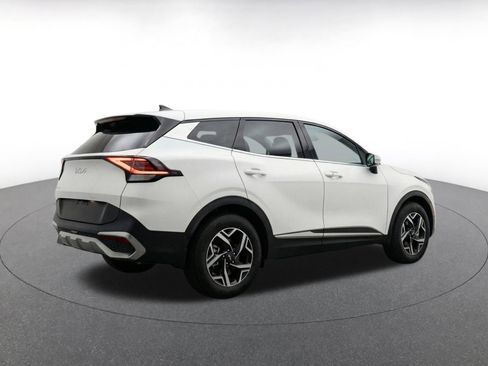 Used 2025 Kia Sportage LX FWD image 9