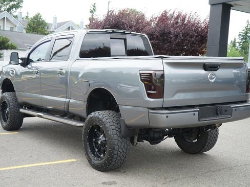 Used 2017 Nissan Titan SV AWD/4WD image 3