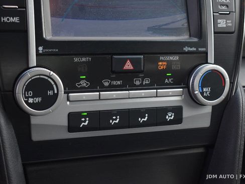 Used 2014 Toyota Camry SE w/ Moonroof Package image 27