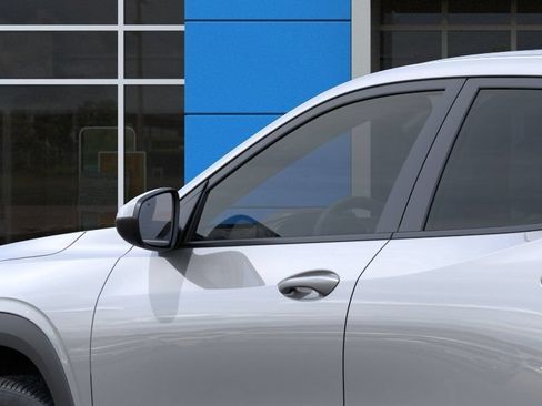 New 2026 Chevrolet Trax LS w/ LS Convenience Package FWD image 12