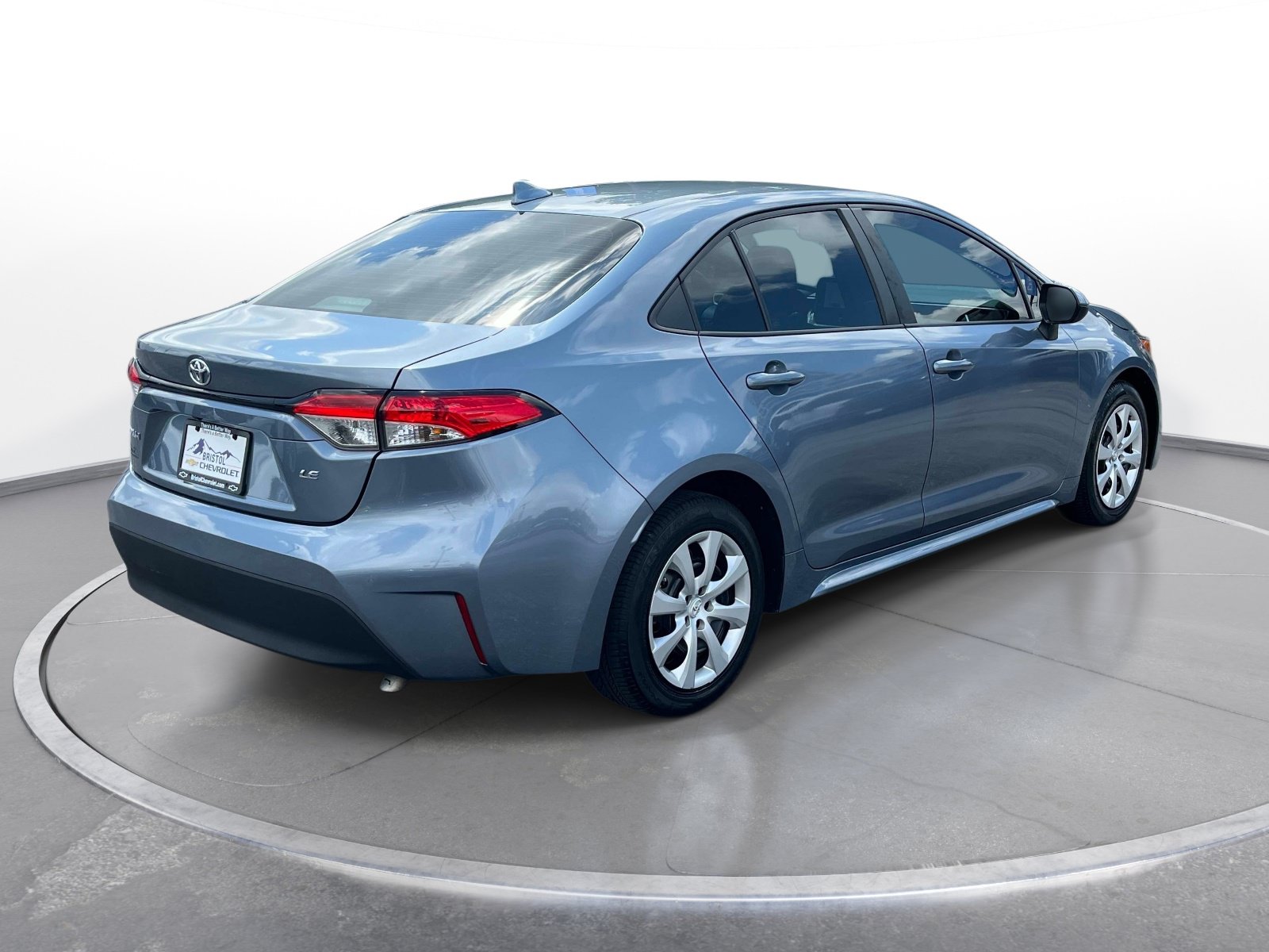 Used 2024 Toyota Corolla LE FWD image 4