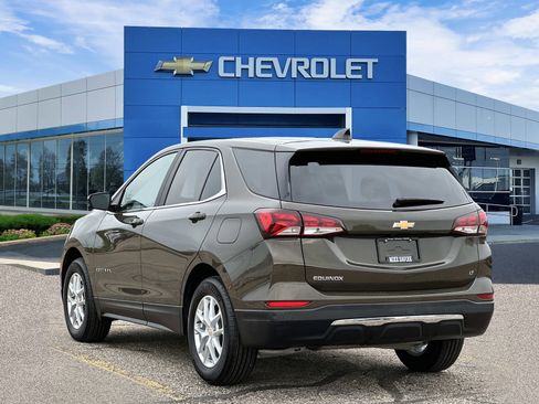 Certified 2024 Chevrolet Equinox LT w/ LPO, Floor Liner Package FWD image 3