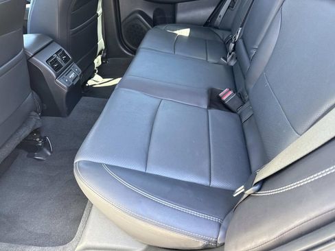 Used 2018 Subaru Outback 3.6R Limited image 16