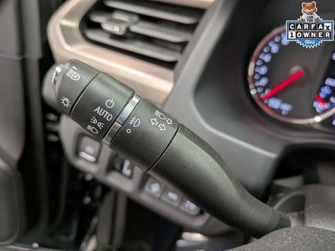 Used 2023 GMC Acadia Denali w/ Black Diamond Edition AWD/4WD image 17