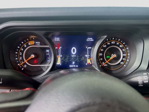 Used 2024 Jeep Wrangler Unlimited Rubicon AWD/4WD image 12