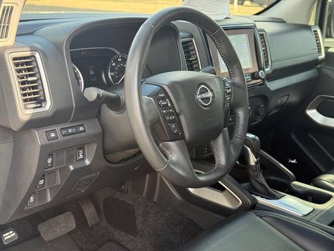 Used 2024 Nissan Frontier SL w/ Technology Package RWD image 12