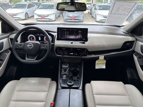 Certified 2025 Nissan Rogue SL AWD/4WD image 19