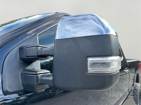 Used 2022 Ford F250 Platinum w/ FX4 Off-Road Package image 11