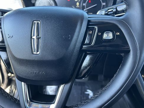 Used 2022 Lincoln Corsair FWD image 28