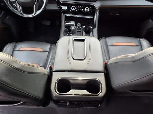 Used 2022 GMC Sierra 1500 AT4 w/ AT4 Preferred Package image 16