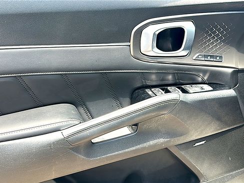 Used 2022 Kia Sorento SX FWD image 17