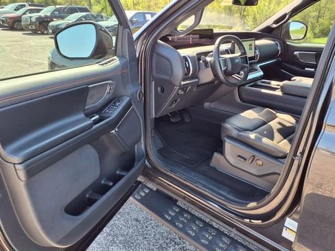 Used 2025 Ford Expedition Tremor AWD/4WD image 49
