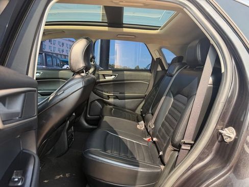 Used 2019 Ford Edge SEL w/ Equipment Group 201A AWD/4WD image 11