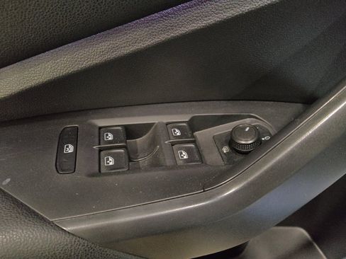 Used 2019 Volkswagen Jetta SEL Premium FWD image 27