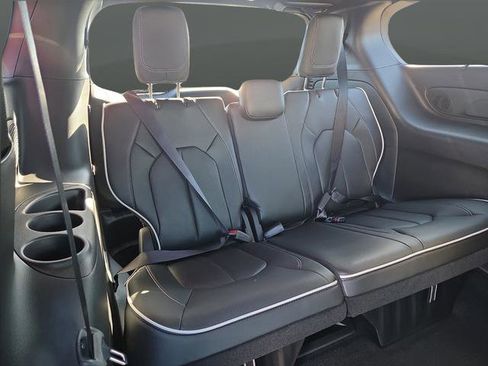 New 2026 Chrysler Pacifica Limited w/ Uconnect Theater Family Group image 35