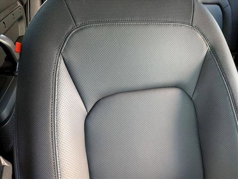 Certified 2023 Land Rover Defender 110 X-Dynamic SE image 19