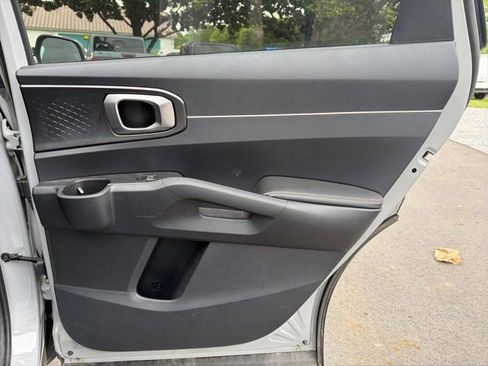 Used 2024 Kia Sorento S w/ Panoramic Sunroof Package FWD image 11