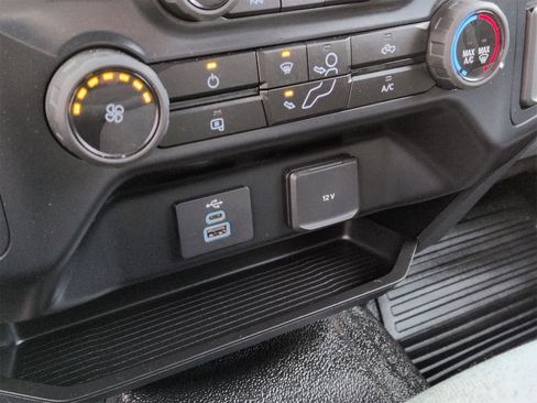 Used 2024 Ford F350 XLT image 28