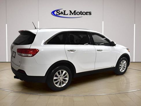 Used 2018 Kia Sorento LX AWD/4WD image 8