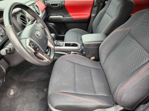 Used 2023 Toyota Tacoma SR5 AWD/4WD image 7