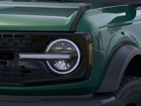 New 2025 Ford Bronco Outer Banks w/ Black Appearance Package image 20