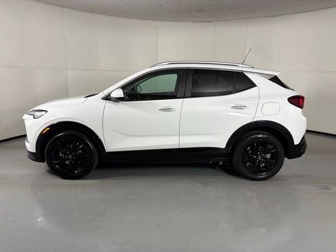 Used 2024 Buick Encore GX Sport Touring FWD image 5