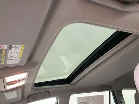 Used 2011 Toyota RAV4 Limited image 29