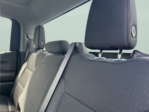 Used 2023 Chevrolet Silverado 1500 Custom image 15