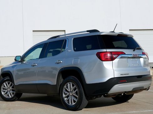 Used 2017 GMC Acadia SLE FWD image 4