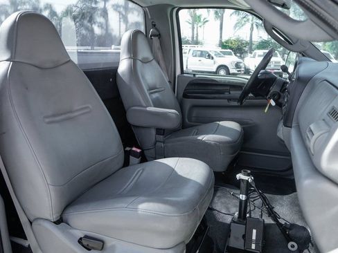 Used 2006 Ford F450 XL RWD image 36