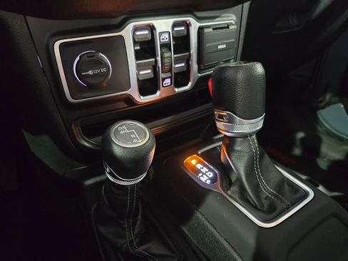 Used 2024 Jeep Wrangler Sport S image 23