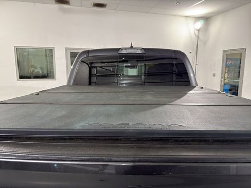 Used 2019 Toyota Tacoma TRD Sport AWD/4WD image 11