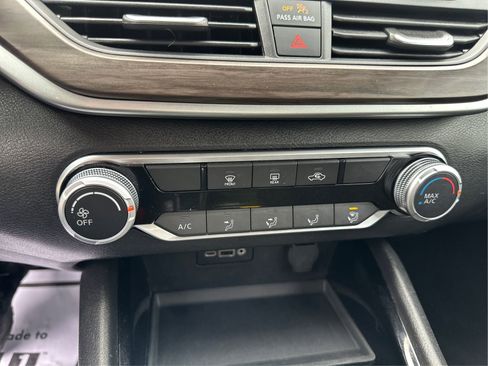 Used 2024 Nissan Altima 2.5 SV FWD image 27