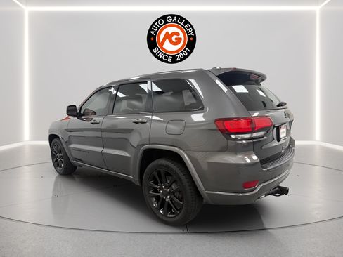 Used 2020 Jeep Grand Cherokee Altitude RWD image 5