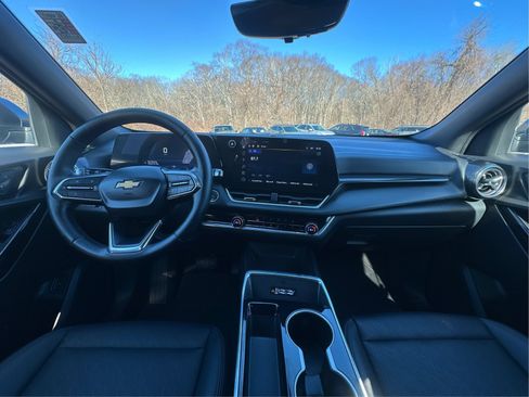 Used 2025 Chevrolet Equinox LT w/ Convenience Package II AWD/4WD image 26