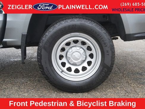 Used 2024 Chevrolet Colorado W/T image 9