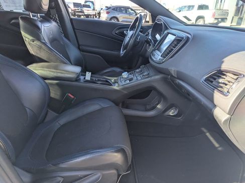 Used 2016 Chrysler 200 S w/ Comfort Group image 32