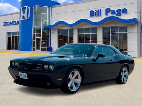 Used 2009 Dodge Challenger SRT8 RWD image 2