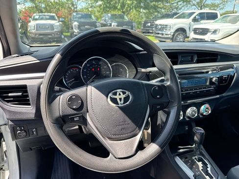 Used 2015 Toyota Corolla L FWD image 11
