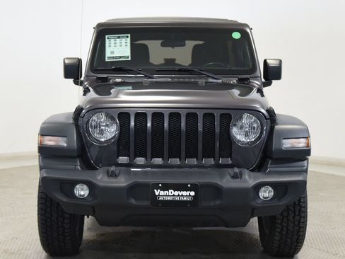 Used 2018 Jeep Wrangler Unlimited Sport S AWD/4WD image 2