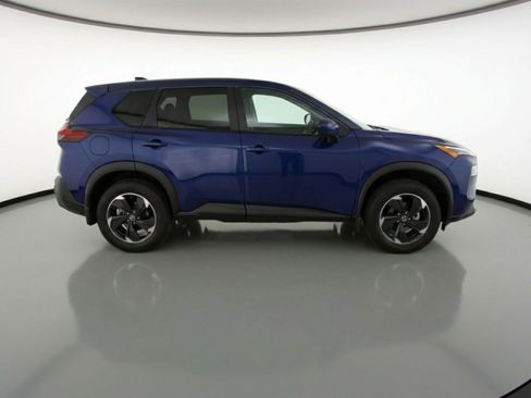 Used 2025 Nissan Rogue SV AWD/4WD image 11