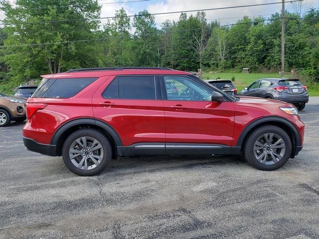 Used 2021 Ford Explorer XLT w/ Equipment Group 202A AWD/4WD image 8