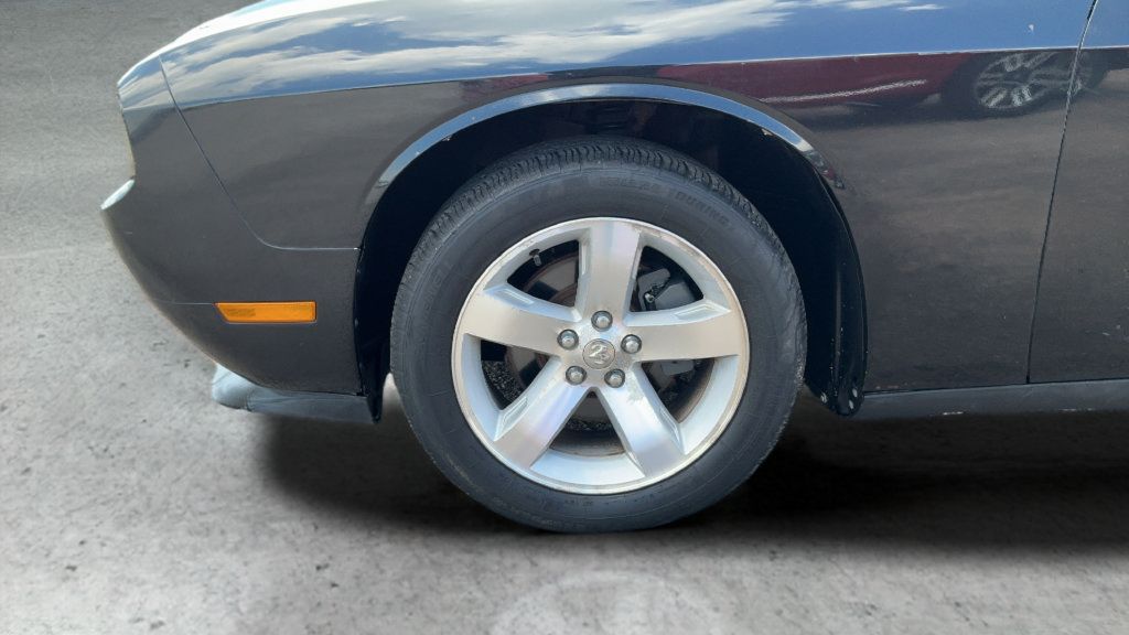 Used 2010 Dodge Challenger SE RWD image 20
